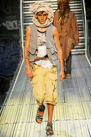 John Galliano / - 2010